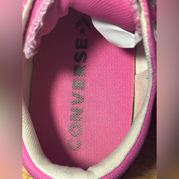 Converse Chuck Taylor Pink Low-Tops Women’s Size 8 - Picture 7 of 7